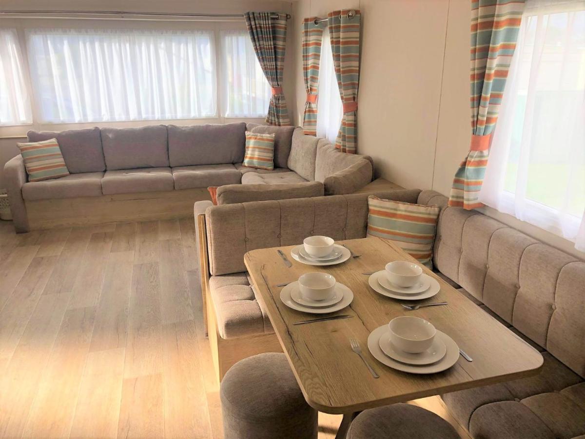 Cedar Deluxe Holiday Home Chapel Saint Leonards Esterno foto